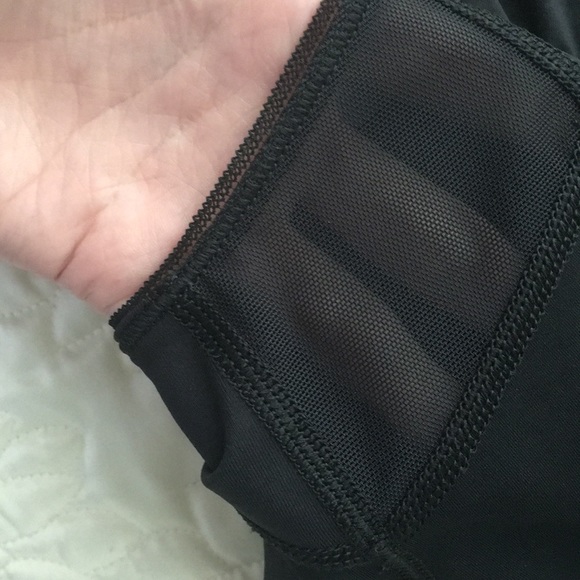 Lululemon Exquisite Tank built in bra black - Picture 8 of 16